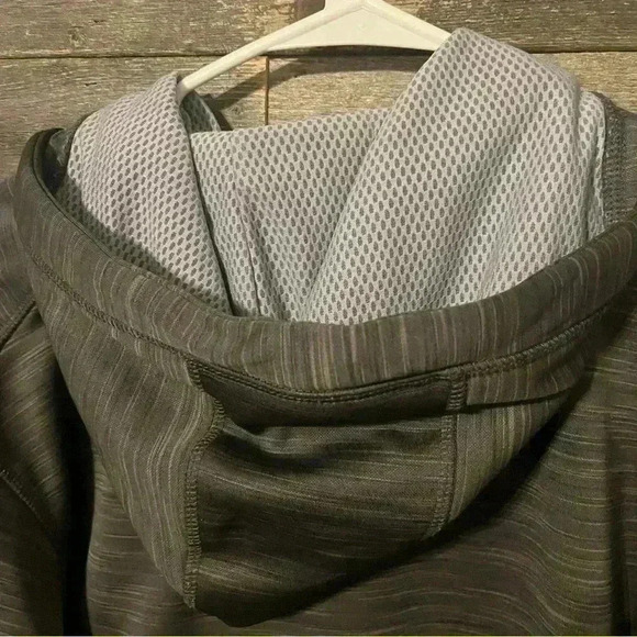 Chicago Cubs 2016 World Series grey hoodie. Men’s size Medium - Picture 3 of 7